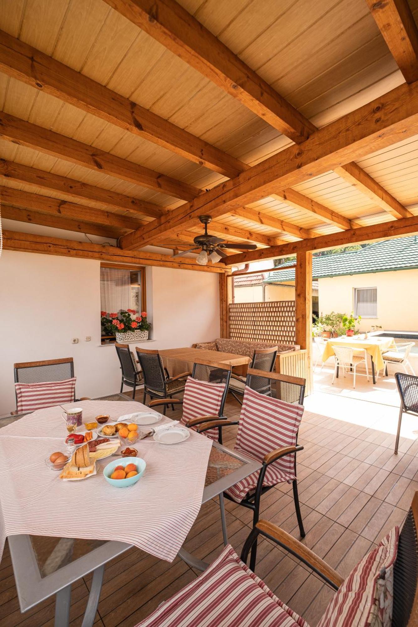 Guesthouse Rose Сараєво Екстер'єр фото