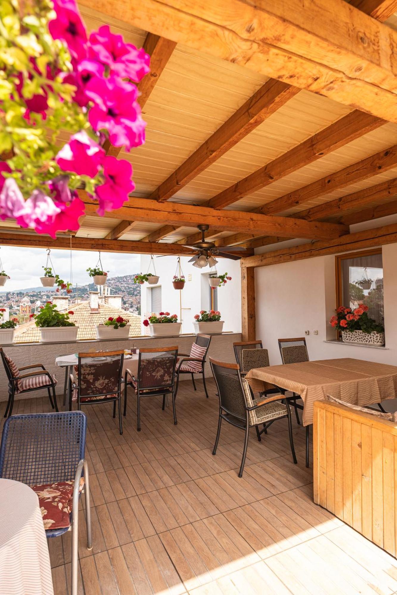 Guesthouse Rose Сараєво Екстер'єр фото
