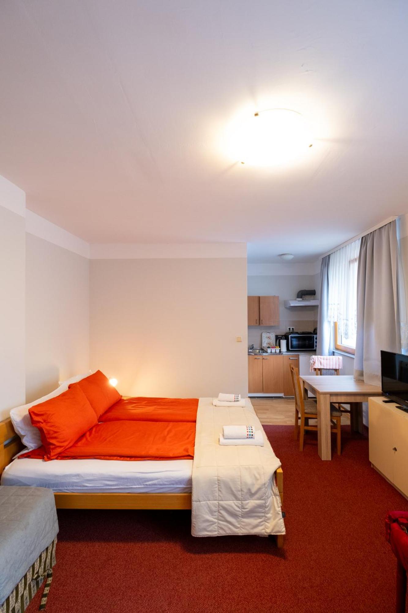 Guesthouse Rose Сараєво Екстер'єр фото